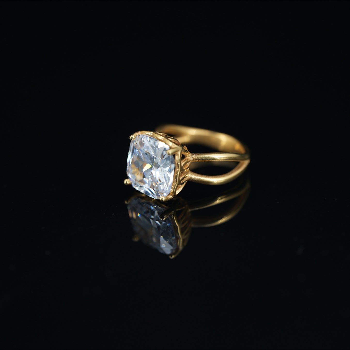 Design Retro Titanium Steel Great Diamond Ring
