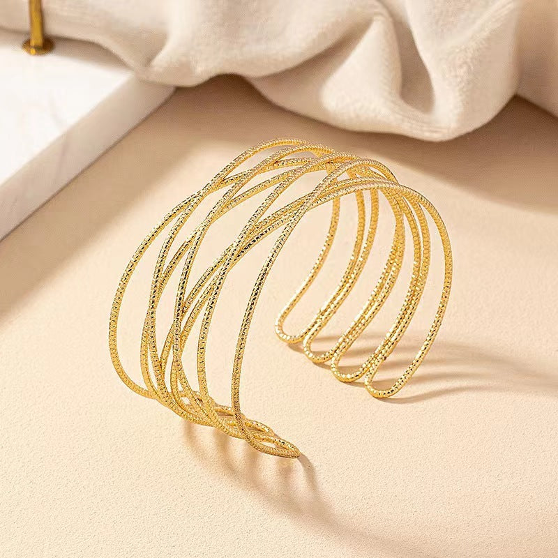Fashion Design Metal Glossy Surface Bracelet