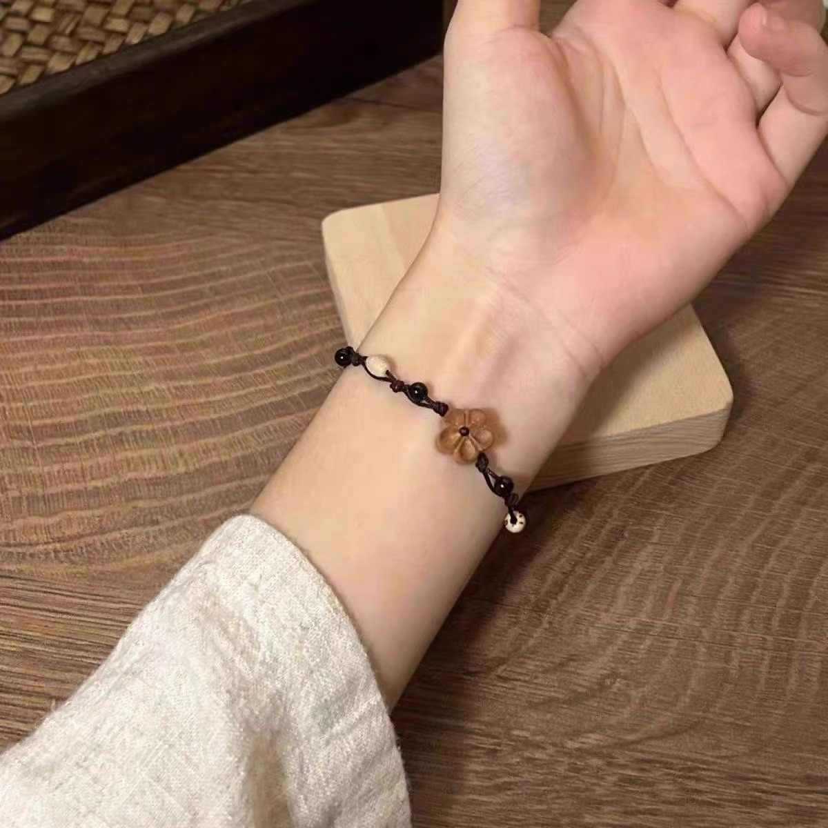 Versatile Beaded Women's Pearl Bracelet Ornament