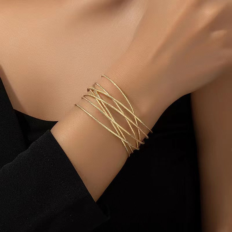 Fashion Design Metal Glossy Surface Bracelet
