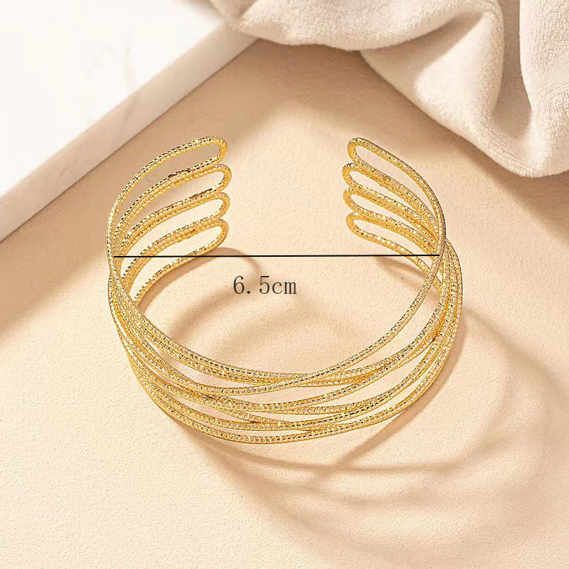 Fashion Design Metal Glossy Surface Bracelet