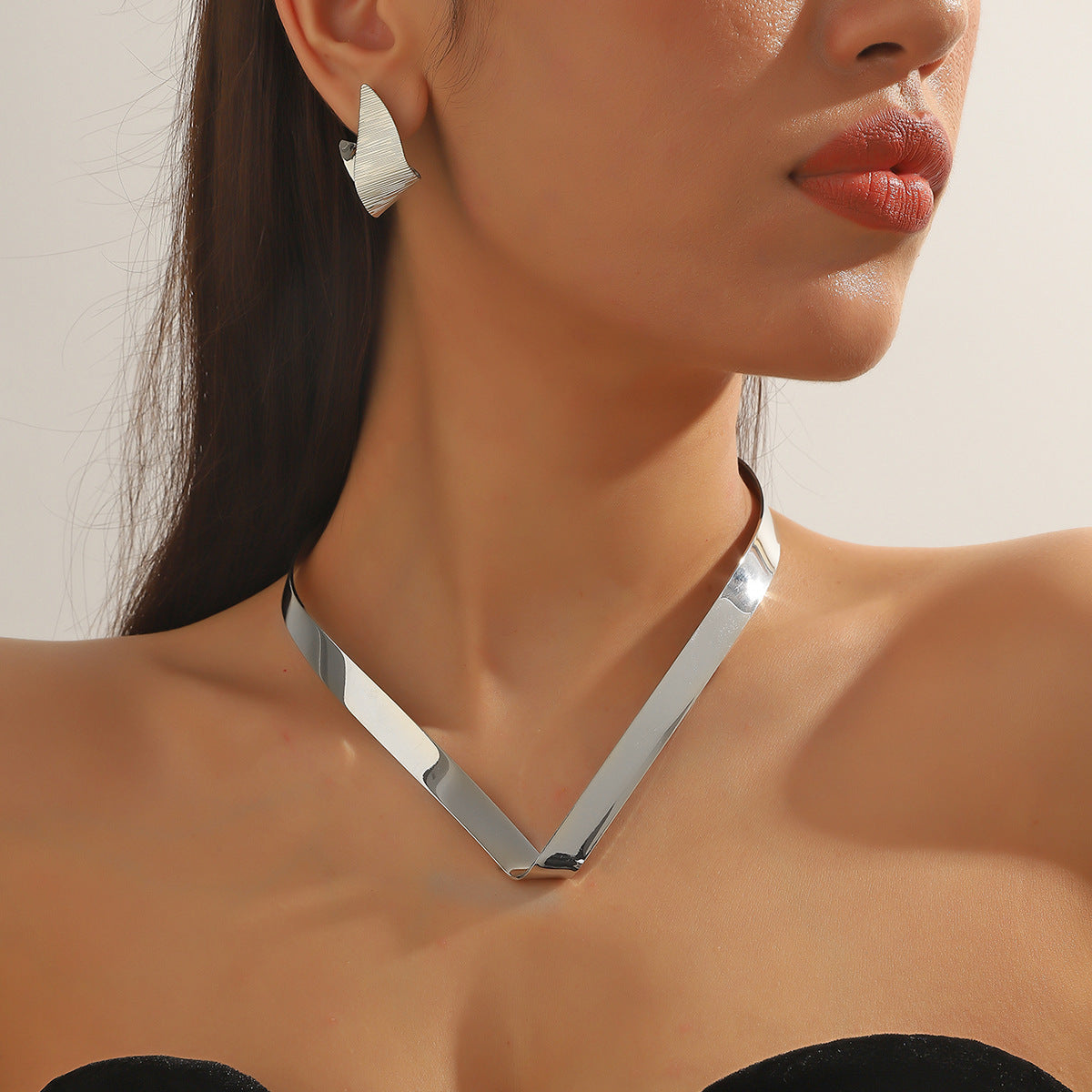 Metal Light Luxury High-grade Sense Necklace And Earrings Suite