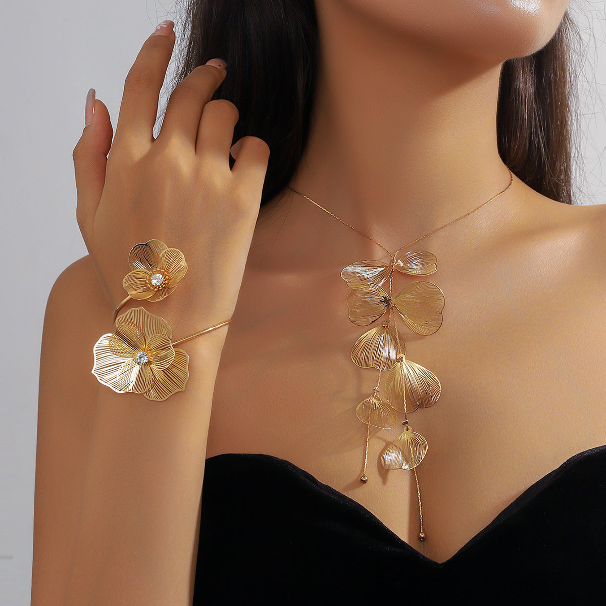 Metal Light Luxury High-grade Sense Necklace And Earrings Suite