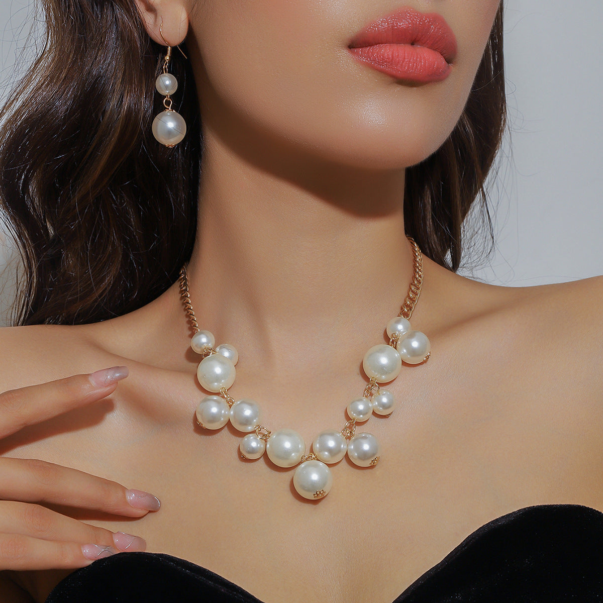 Metal Light Luxury High-grade Sense Necklace And Earrings Suite