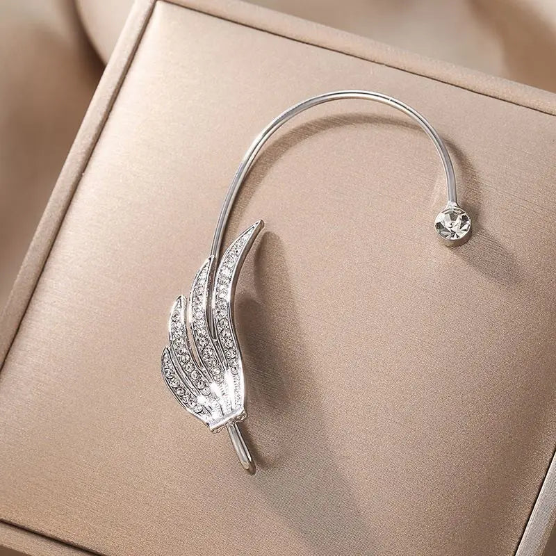 2023 New Korean Angel Wing Rhinestone Earrings Shiny Drill Arc Ear Hanging Clip Earrings for Women Unusual Ear Cuff
