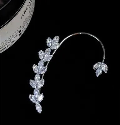 2023 New Korean Angel Wing Rhinestone Earrings Shiny Drill Arc Ear Hanging Clip Earrings for Women Unusual Ear Cuff