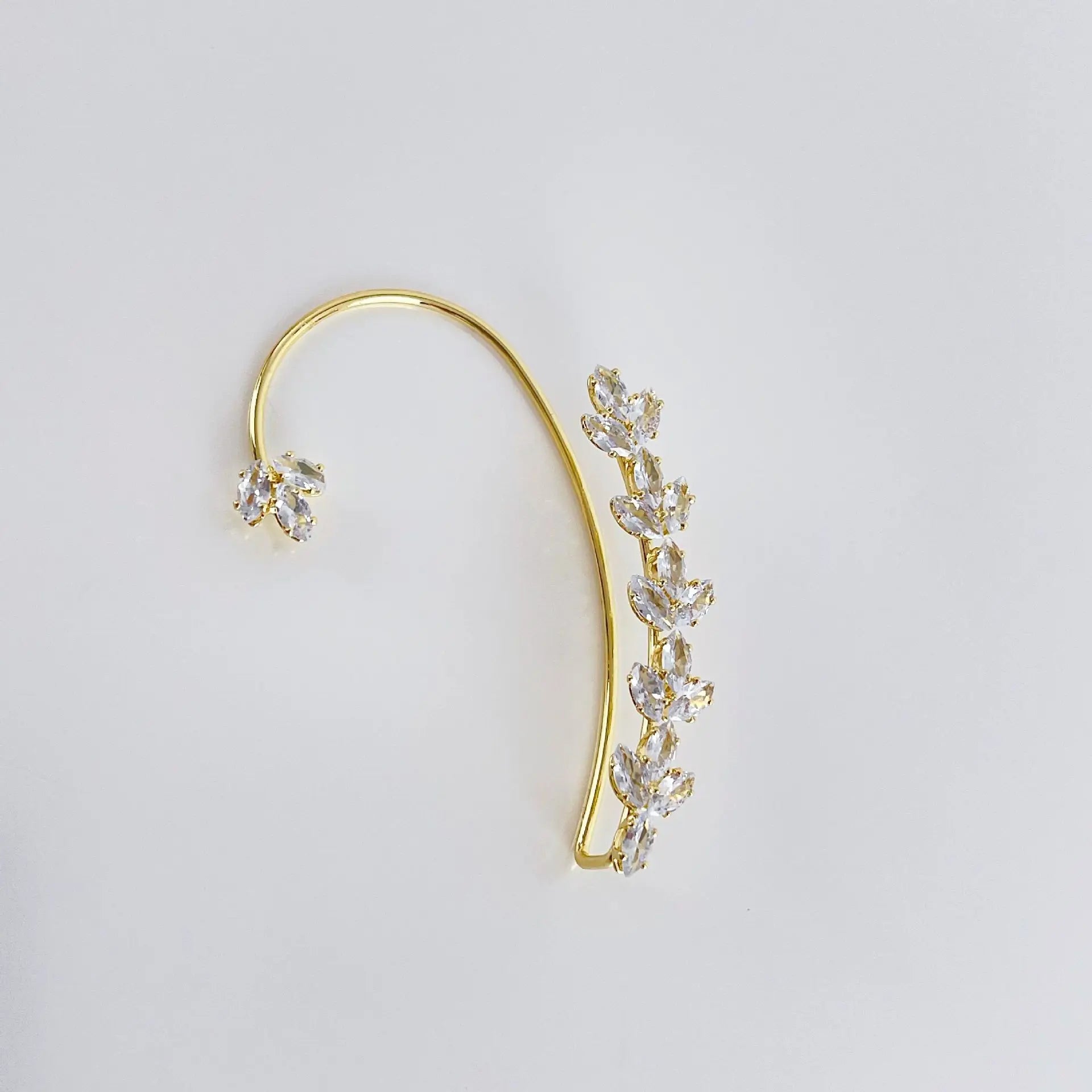 2023 New Korean Angel Wing Rhinestone Earrings Shiny Drill Arc Ear Hanging Clip Earrings for Women Unusual Ear Cuff