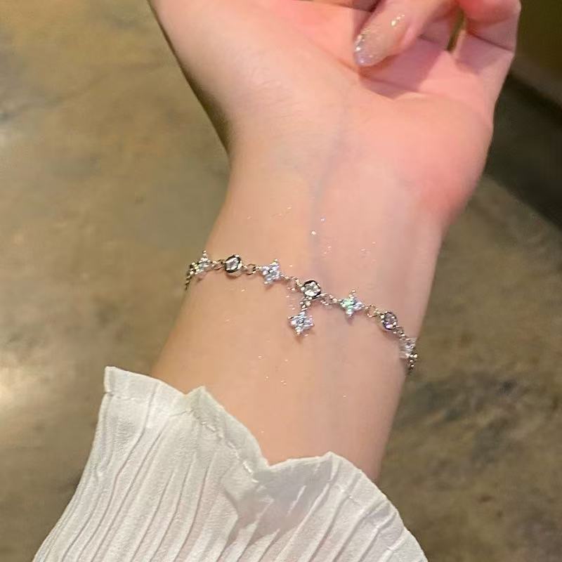 Versatile Beaded Women's Pearl Bracelet Ornament