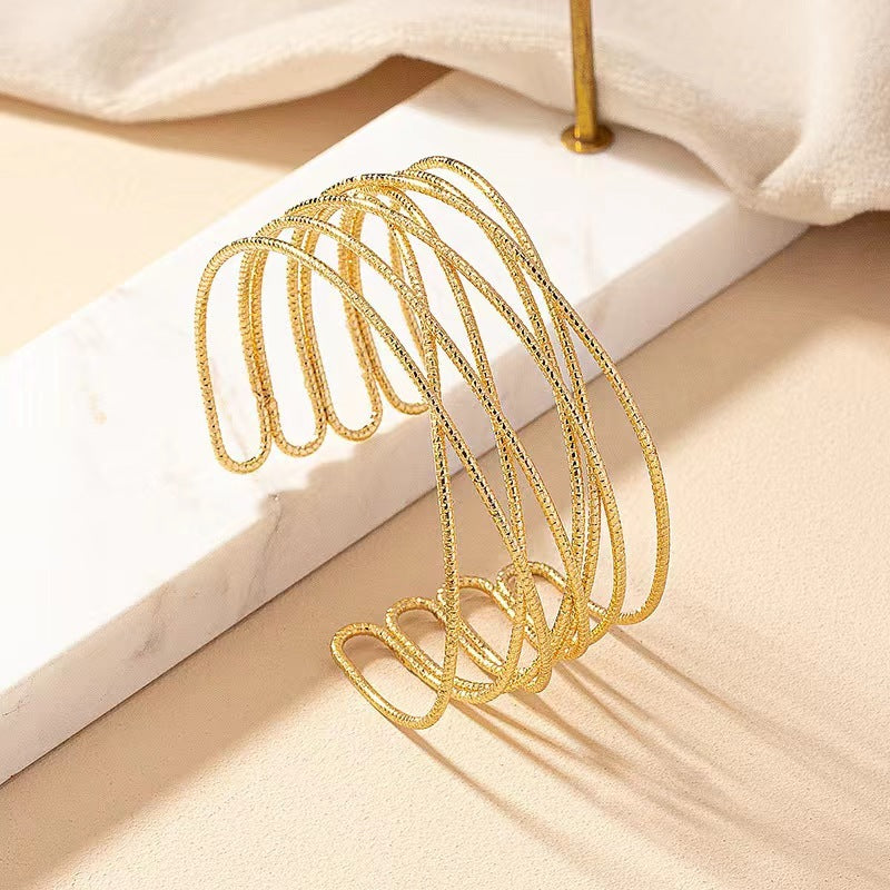 Fashion Design Metal Glossy Surface Bracelet