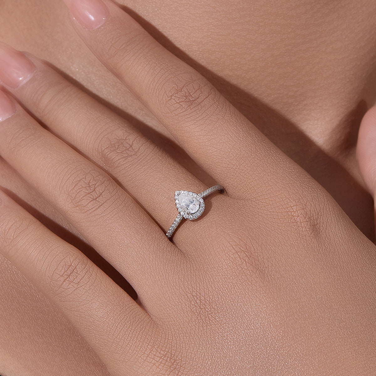 S925 Sterling Silver Three-claw Water Drop Moissanite Ring